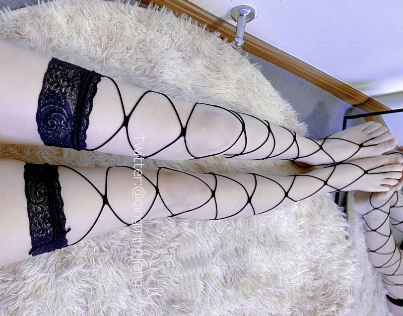 小青茗 莫啾w -渔网黑丝 [18p/1v/634M]