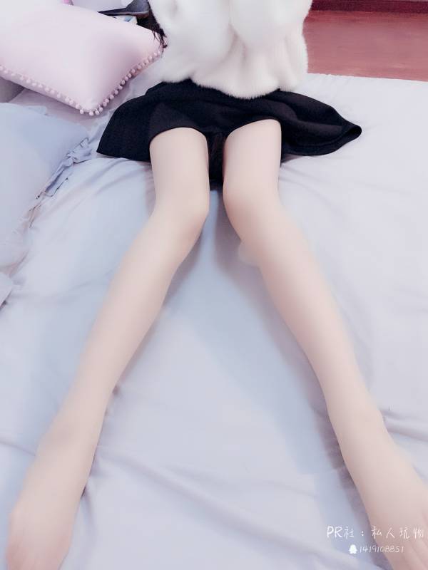 私人玩物 - 白色绒毛毛衣超短裙 [36P+8V+1.19G]