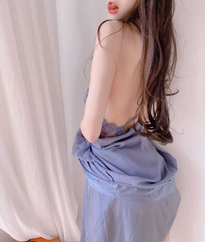 芋圆呀呀 灰色朦胧睡裙 [10P+1V/460M]