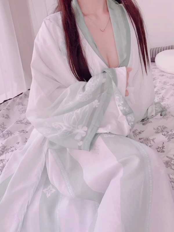 芋圆呀呀 青色汉服 [1V/730M]