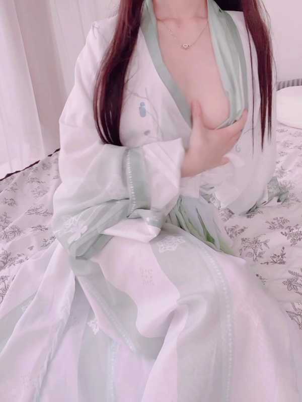 芋圆呀呀 青色汉服 [1V/730M]