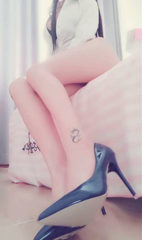 麻酥酥哟 -白衬衫黑丝 [42P+7V+325M]