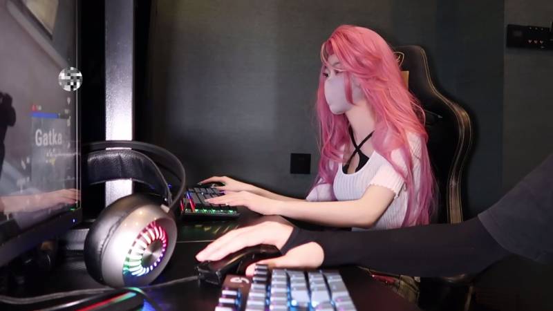 cola酱 -时髦网咖游戏陪玩 [1v/356M]