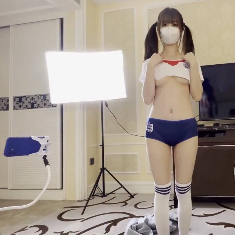 cola酱 -你的极品足球宝贝 [1v/418M]