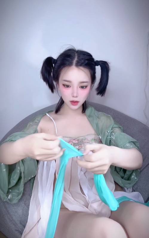 超可爱人气网红-欲梦-视频小合集 [15v/2.71G]