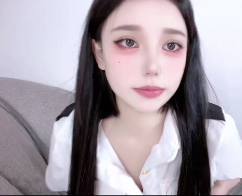 超可爱人气网红-欲梦-制服女神 [1v/256M]