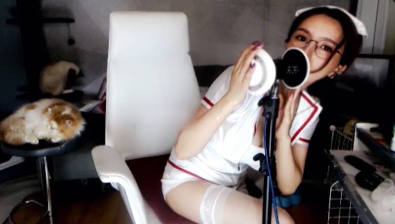 ASMR 大艺术嘉护士帮你检查身体 [1V/442M]