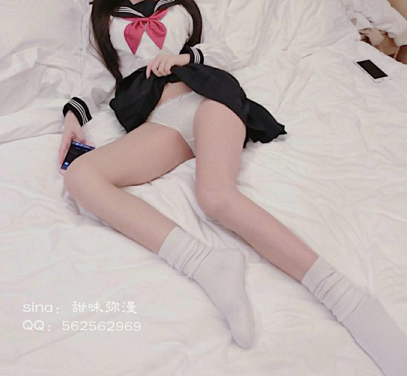 萌白酱 -jk制服 [34p+2v+1.77G]