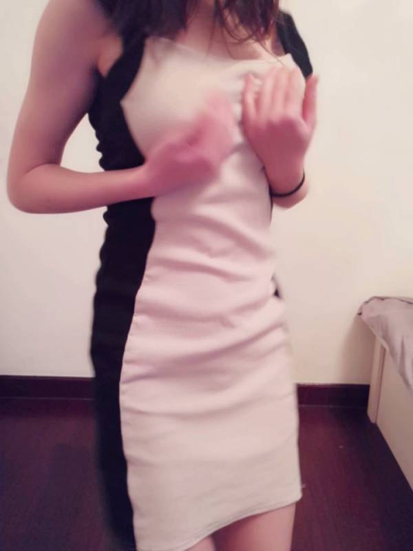 麻酥酥哟 - 米黑连衣裙 [1V+358M]