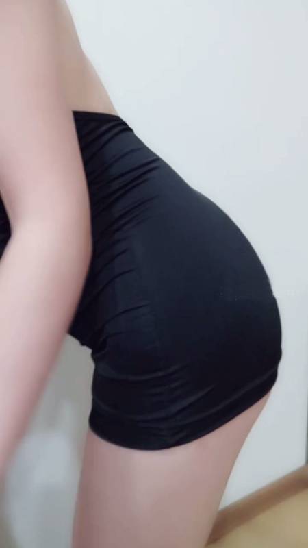 麻酥酥哟 - 黑色短裙热舞 [2V+112M]