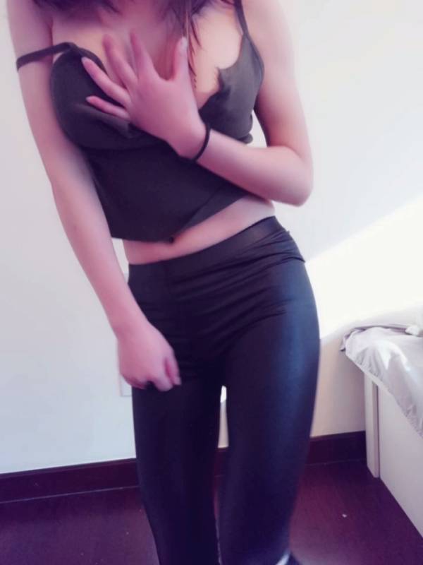 麻酥酥哟-皮裤羊毛背心热舞 [1V+359M]