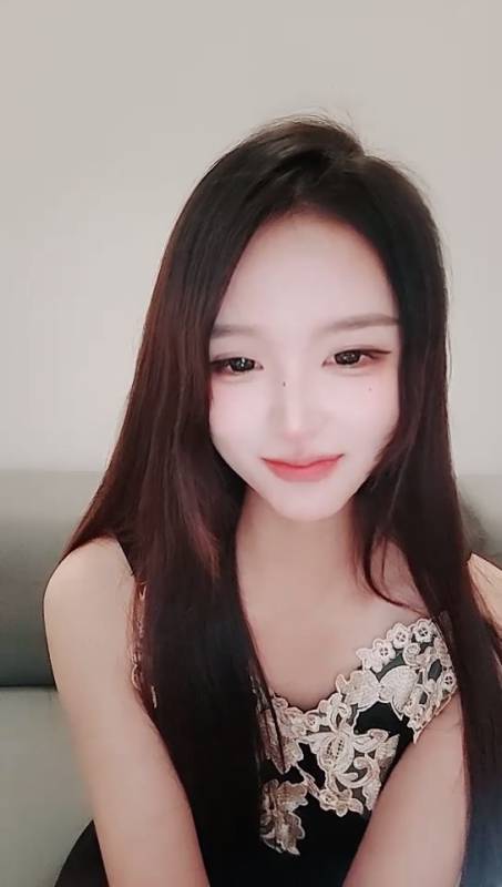 顶极颜值主播 鹿鹿 很会玩的喷水女神 [1V+2.43G]