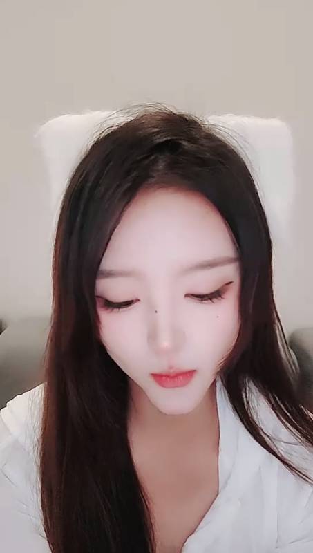 顶极颜值主播 鹿鹿 很会玩的喷水女神 [1V+2.43G]