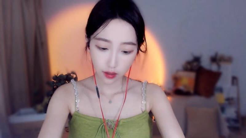 酥酥学姐 -12套助眠视频小合集 [12v+2.25G]