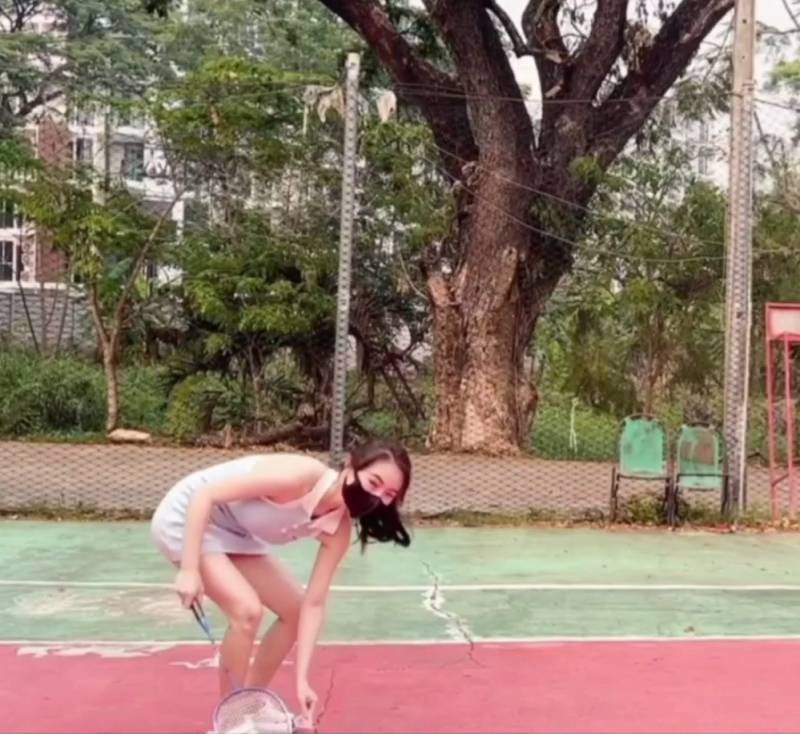 不见星空-爱运动羽毛球女神 [1V+1.92G]