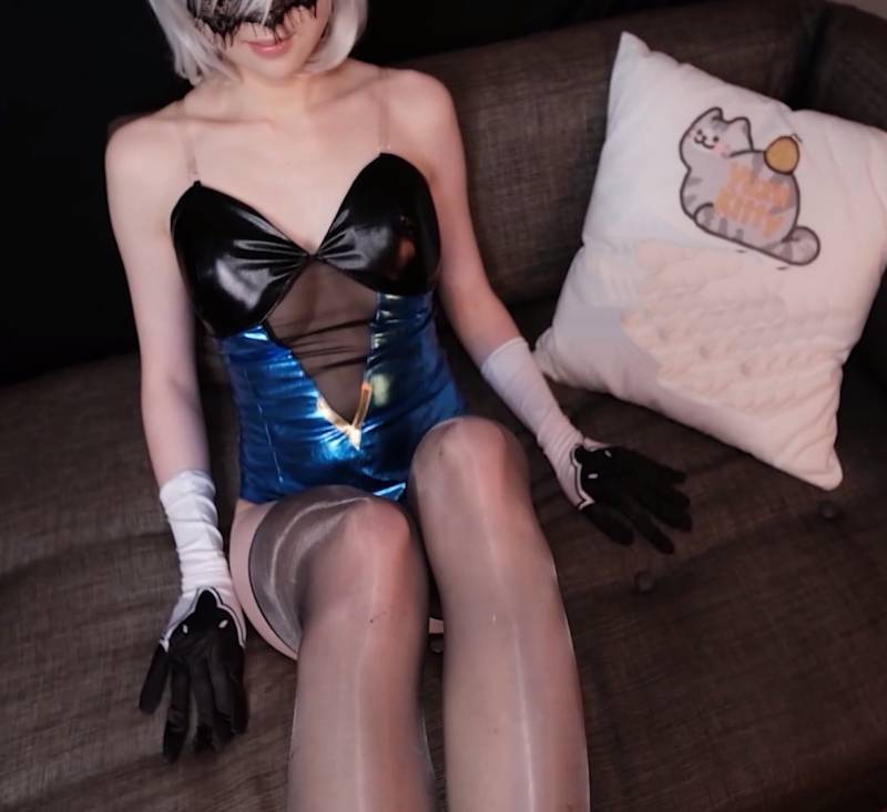 柚子猫Yuzukitty -7月新作 黑丝兔女郎 [1V+899M]