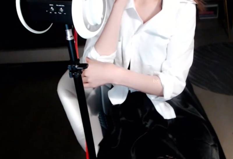 婉儿别闹 最新居家老师 [1V/69M]