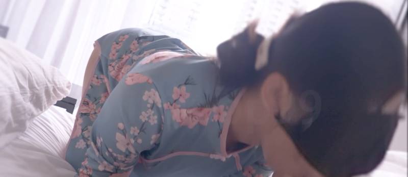 下面有根棒棒糖 – 肉丝旗袍 [1V+1.02G]