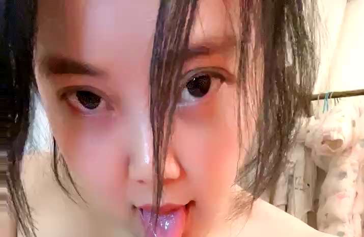 极品御姐 真是勤快的御姐乳期也要赚外快 [1v+341M]