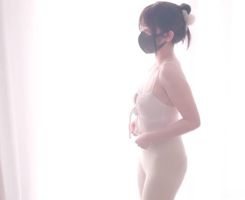 超人气御姐-玩偶姐姐hongkongdoll-11.25-短篇集 假日瑜伽 [1V/1.33G]