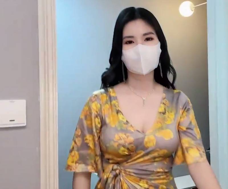 唯美女神-狐不妖-黄色战袍 [1V/936M]