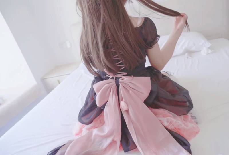 米胡桃 meehutao -黑粉玫瑰 洋装LO裙 [1V/216M]