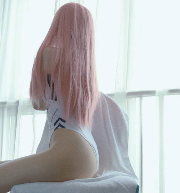 洛美 – 粉色连体衣 [35P/1V/759M]