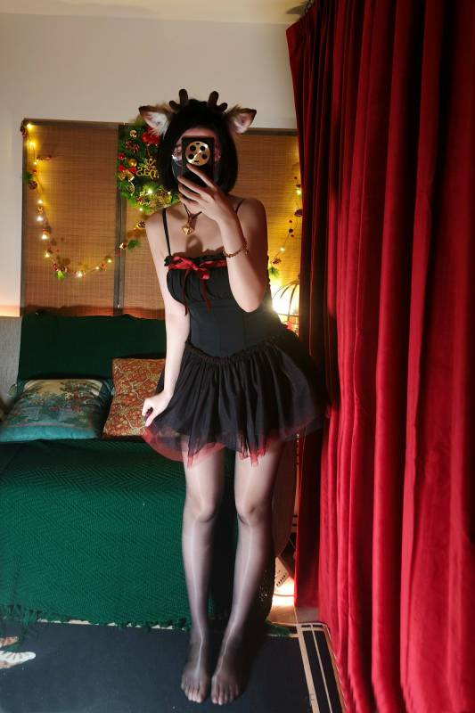 奶咪 2023圣诞特辑 [51P/8V/4.76G]