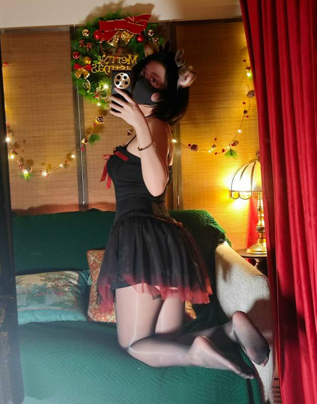 奶咪 2023圣诞特辑 [51P/8V/4.76G]