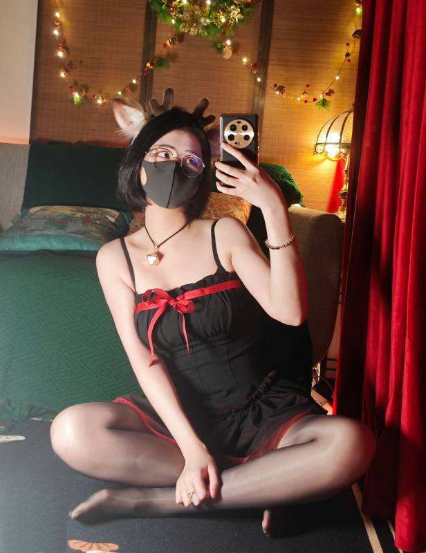 奶咪 2023圣诞特辑 [51P/8V/4.76G]