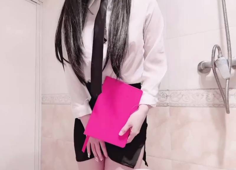 薇薇安 - 浴室性感小秘书 [2V/171M]