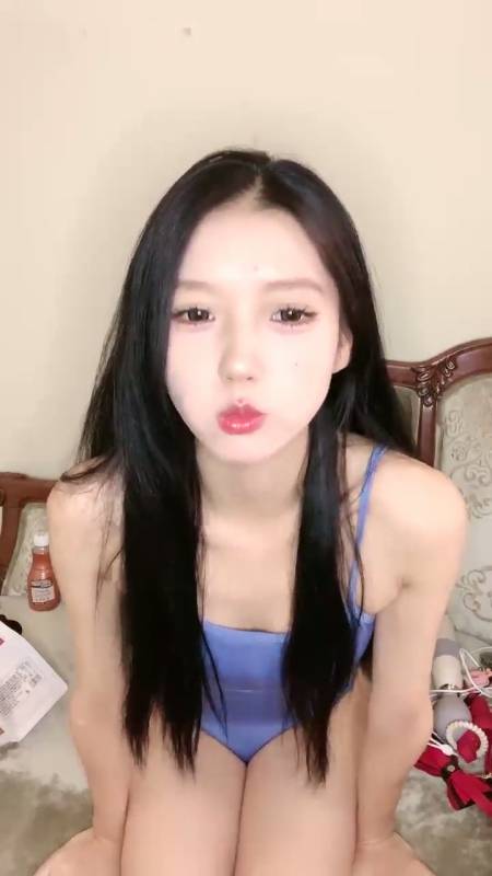 顶级高颜值女神 -不纯学妹 树屋灵灵-收费直播福利秀 [3v/1.93G]