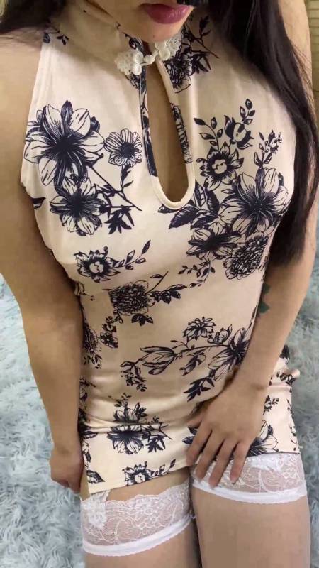 超人气骚话御姐-优优-新- 白色花旗袍 [1v/468M]