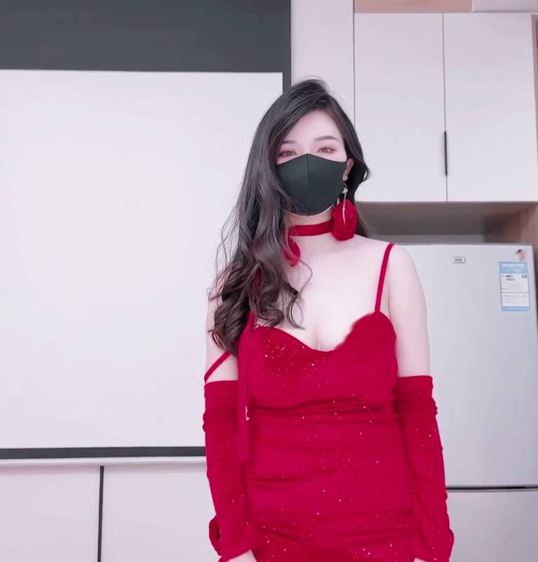 唯美女神 狐不妖 – 男神们的新年礼 [1v/857M]