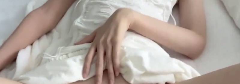 冉冉学姐 -白色系纯欲甜妹 [1V/420M]