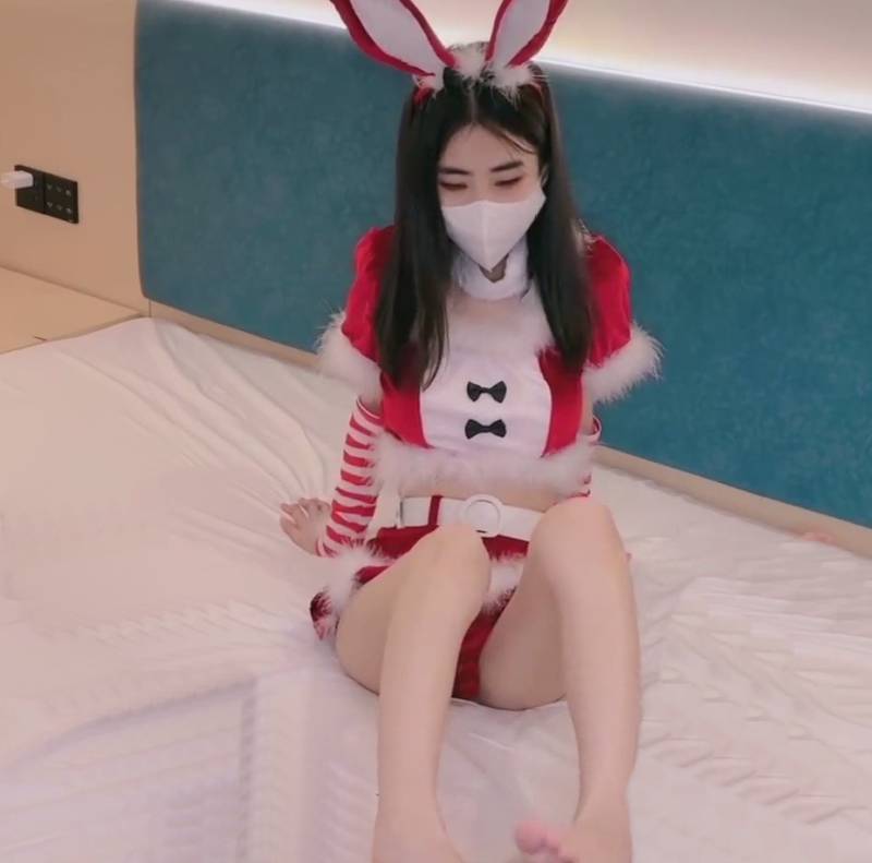 锅锅酱 -圣诞兔女郎 1 [1V/437M]