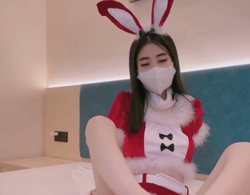 锅锅酱 -圣诞兔女郎 1 [1V/437M]