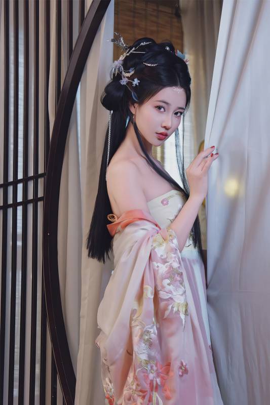 年年 - 霓裳 [50P/205M]