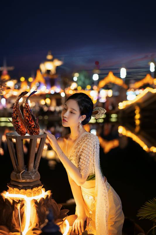 年年 – 玉兔公主 [43P/354M]