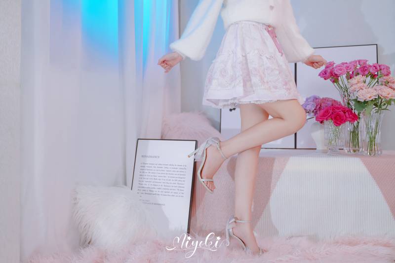 铃木美咲 (软软趴在床单上) - LovePlusPro 中-裸足 [41P+1V-1.12G]