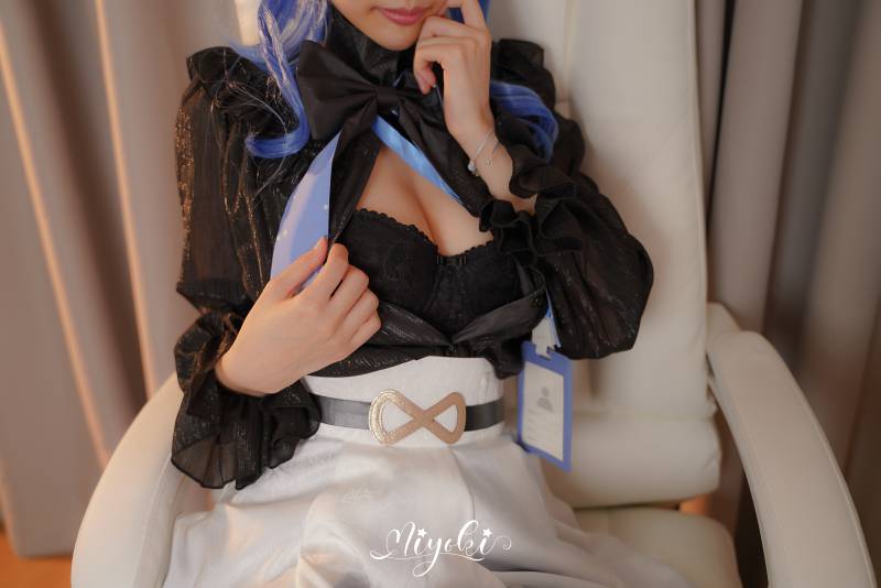 铃木美咲 -想成为你的偶像 甘雨招行联动篇 [33P/1V/2.33G]