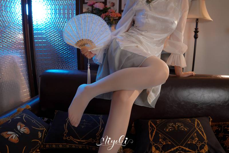 铃木美咲 - 浮世花香隐 中卷 [28P/1V/1.26G]