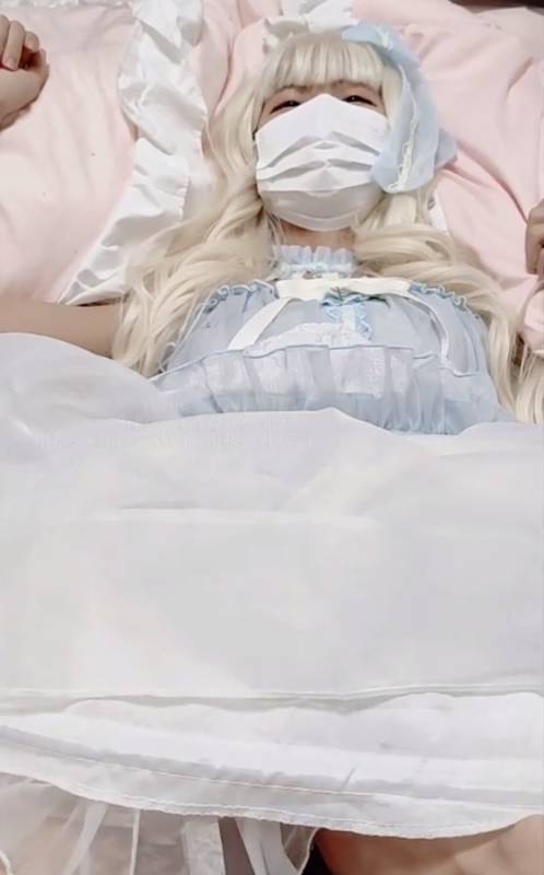 软软兔 -蓝裙白发极品妹子 [1v/492M]