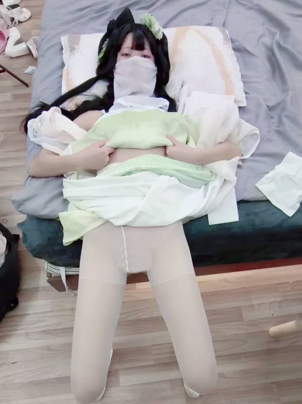 软软兔 -白丝梦蝶汉服 [1V/1.22G]