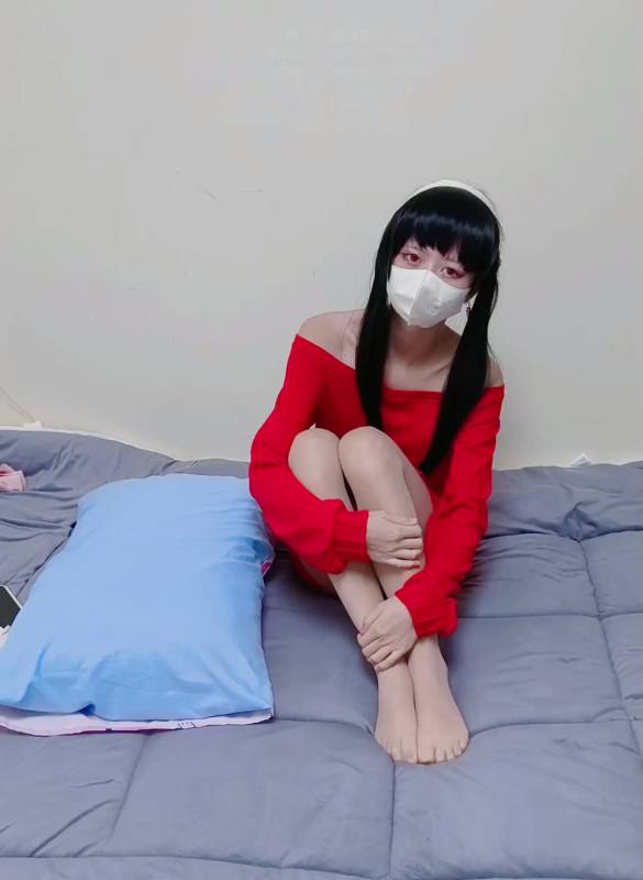 软软兔 -爱死女神这双大长腿了 [1v/822M]