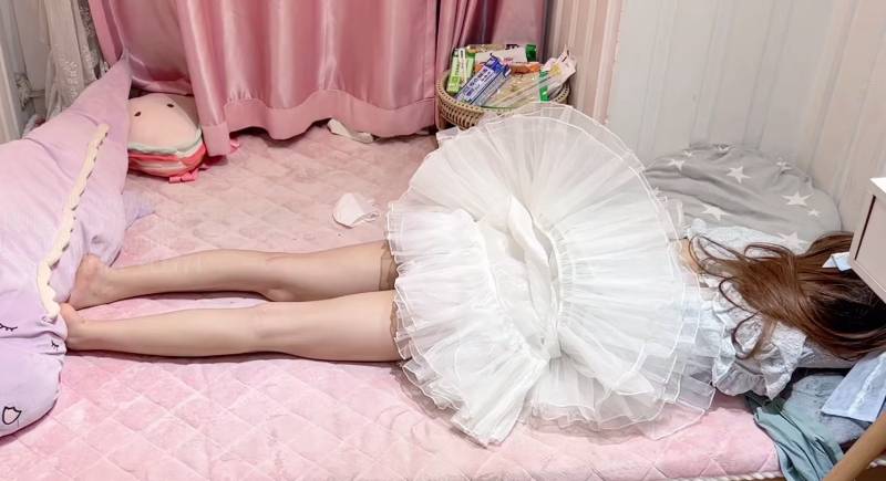 软软兔 - 兄弟极品女友 [1v/706M]