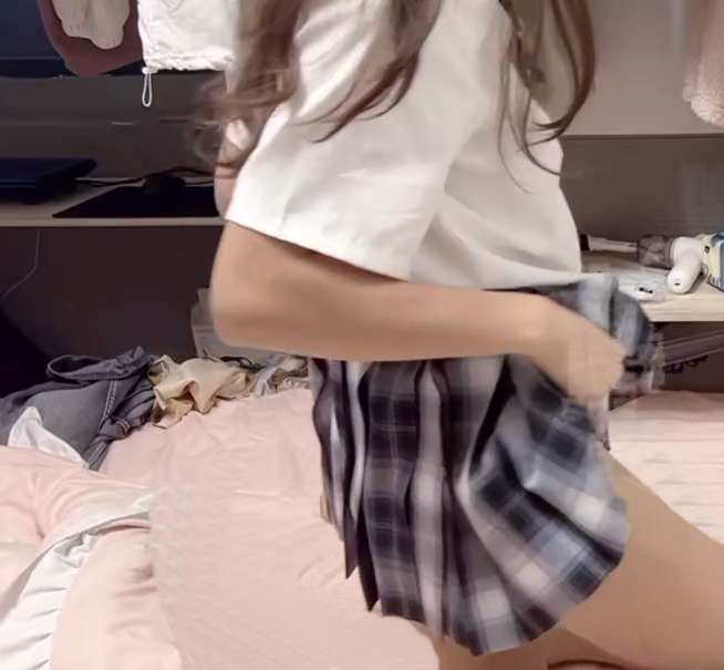 软软兔 -制服jk学妹 [1v/325M]