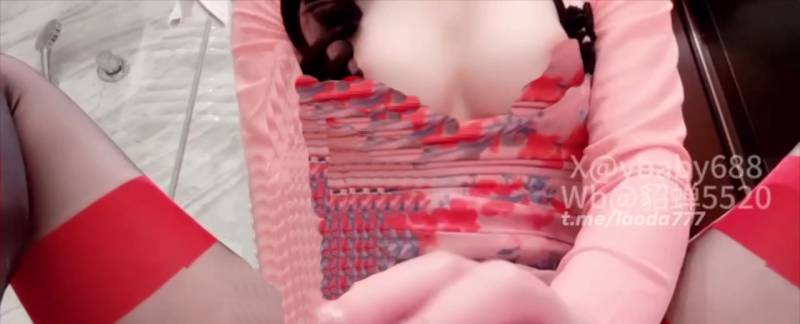 推特 小貂蝉 -黑丝粉色花旗袍 [1v/56M]