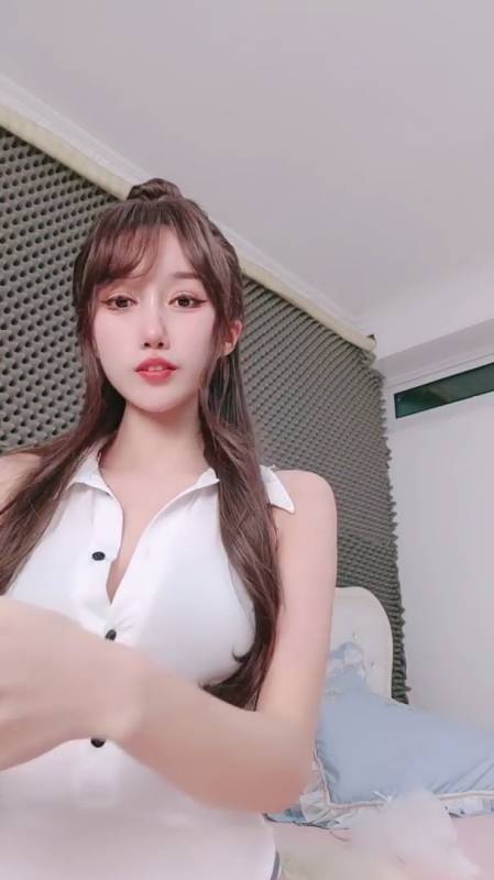 顶级尤物 权欲茶茶-性感时尚女神 [1v/365M]