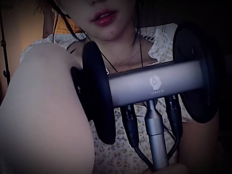 酥酥学姐-ASMR 舔耳 口腔音 [2V/179M]